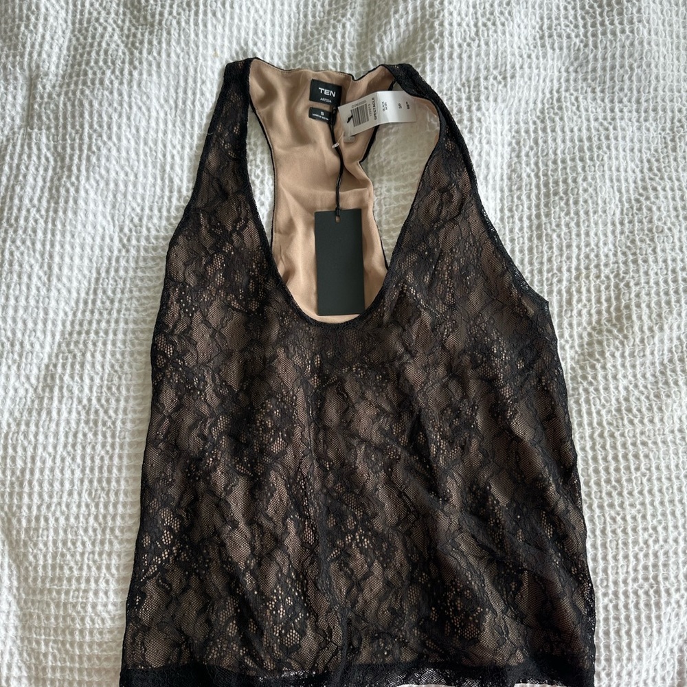 Aritzia Black Sleeveless Backless Tank Top